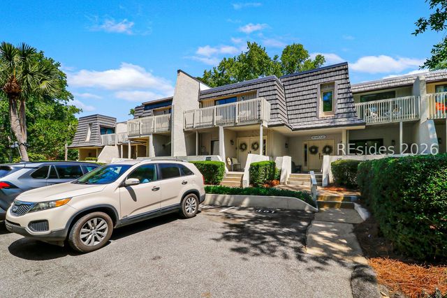 1 Gloucester Rd Apt 103, Hilton Head Island, SC 29928