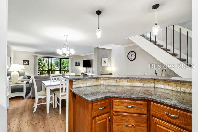 1 Gloucester Rd Apt 103, Hilton Head Island, SC 29928