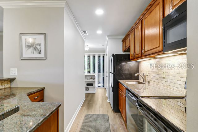 1 Gloucester Rd Apt 103, Hilton Head Island, SC 29928