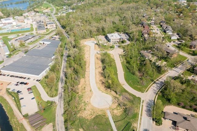 2015 Sierra Circle NE, Cedar Rapids, IA 52402