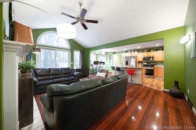 975 Songbird Lane, Holland, MI 49423