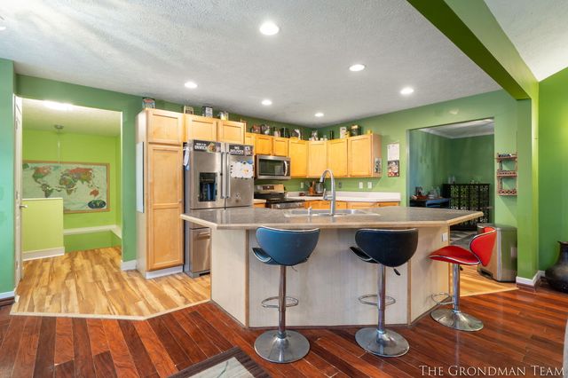 975 Songbird Lane, Holland, MI 49423