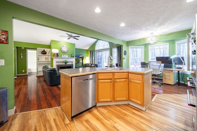 975 Songbird Lane, Holland, MI 49423