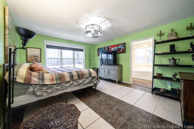 975 Songbird Lane, Holland, MI 49423