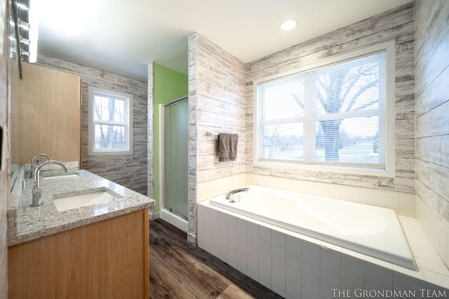 975 Songbird Lane, Holland, MI 49423