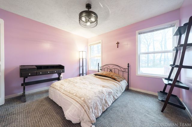 975 Songbird Lane, Holland, MI 49423