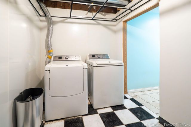 975 Songbird Lane, Holland, MI 49423