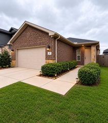 107 Wedgewood Trace Lane, La Porte, TX 77571