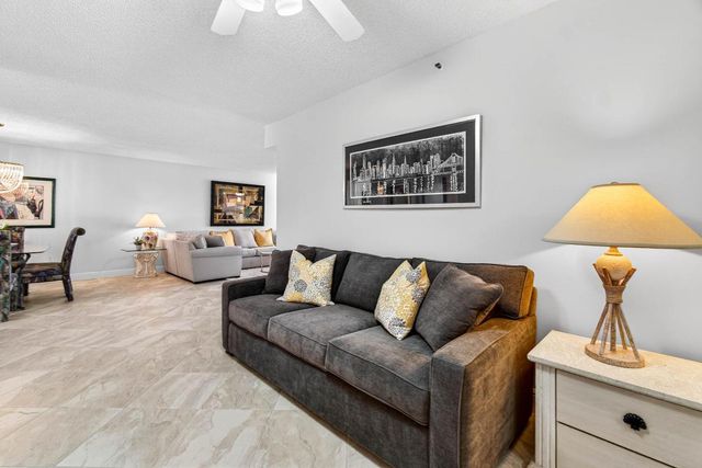 14096 Huntington Pointe Drive 404, Delray Beach, FL 33484