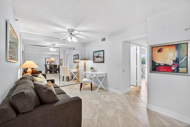 14096 Huntington Pointe Drive 404, Delray Beach, FL 33484