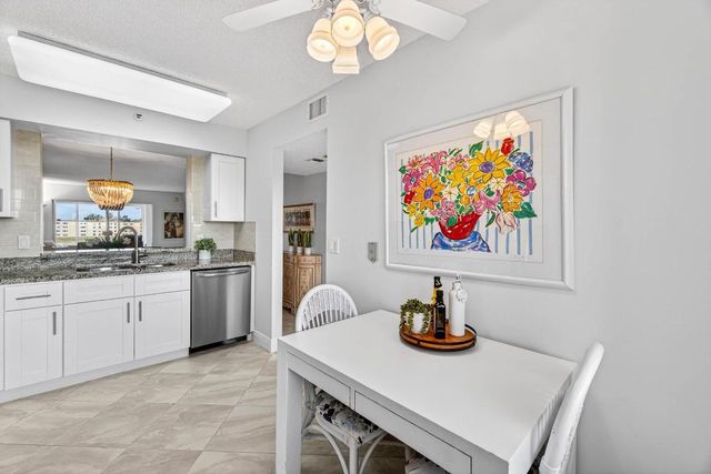 14096 Huntington Pointe Drive 404, Delray Beach, FL 33484