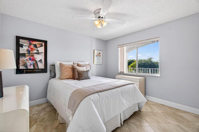 14096 Huntington Pointe Drive 404, Delray Beach, FL 33484