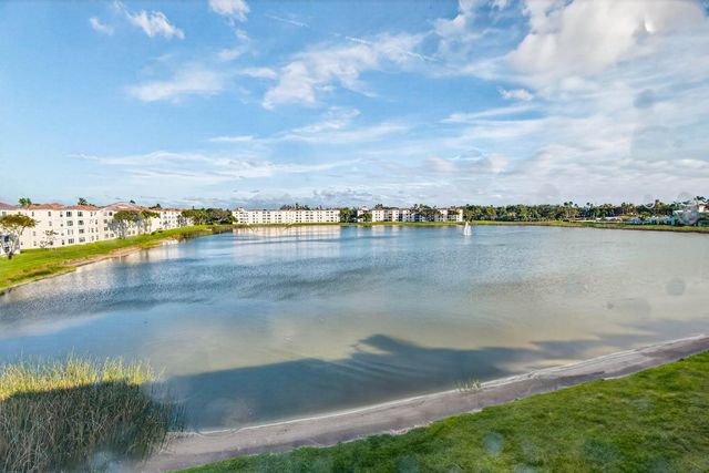 14096 Huntington Pointe Drive 404, Delray Beach, FL 33484