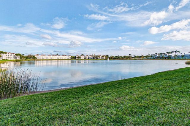 14096 Huntington Pointe Drive 404, Delray Beach, FL 33484