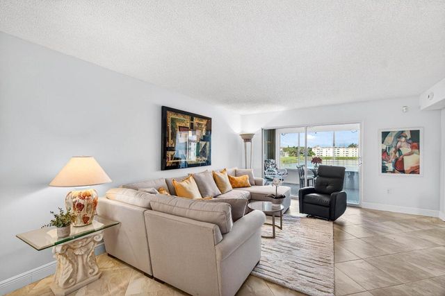 14096 Huntington Pointe Drive 404, Delray Beach, FL 33484