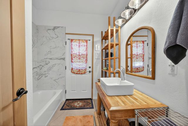 1873 Sundial Drive, Medford, OR 97501