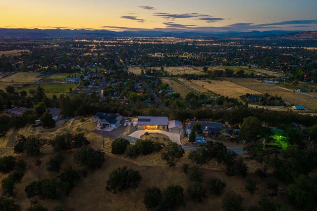 1873 Sundial Drive, Medford, OR 97501