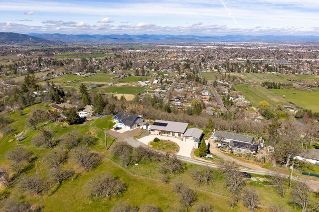 1873 Sundial Drive, Medford, OR 97501