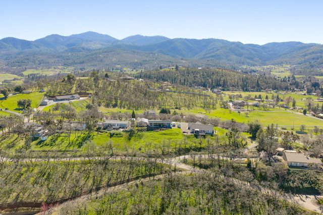 1873 Sundial Drive, Medford, OR 97501