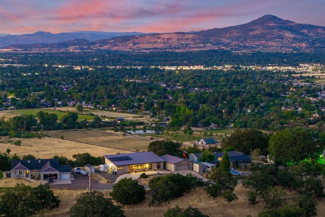 1873 Sundial Drive, Medford, OR 97501