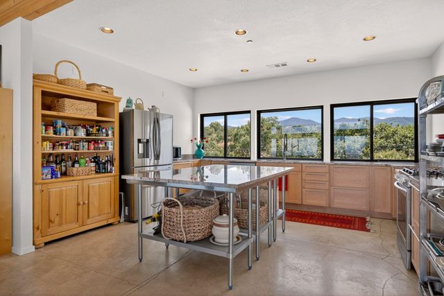 1873 Sundial Drive, Medford, OR 97501