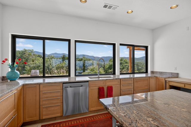 1873 Sundial Drive, Medford, OR 97501