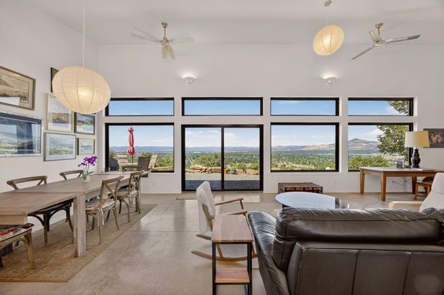 1873 Sundial Drive, Medford, OR 97501