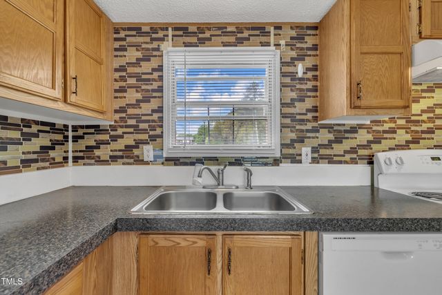 162 E Abbey Court, Smithfield, NC 27577