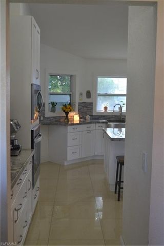 622 SE 10th AVE, Cape Coral, FL 33990