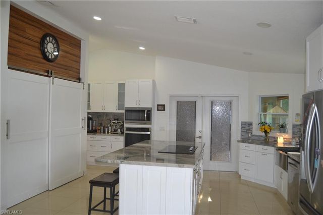 622 SE 10th AVE, Cape Coral, FL 33990