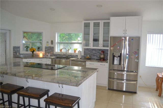 622 SE 10th AVE, Cape Coral, FL 33990
