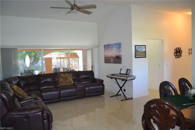 622 SE 10th AVE, Cape Coral, FL 33990