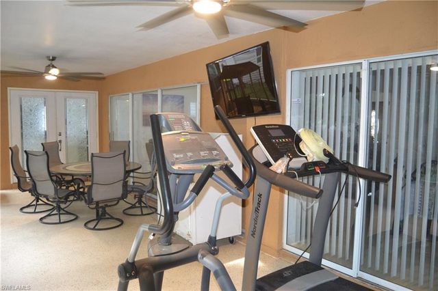 622 SE 10th AVE, Cape Coral, FL 33990