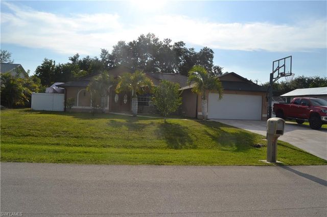 622 SE 10th AVE, Cape Coral, FL 33990