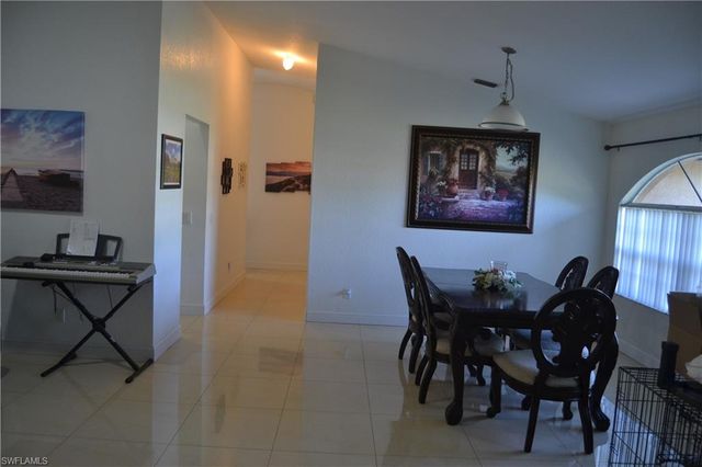 622 SE 10th AVE, Cape Coral, FL 33990