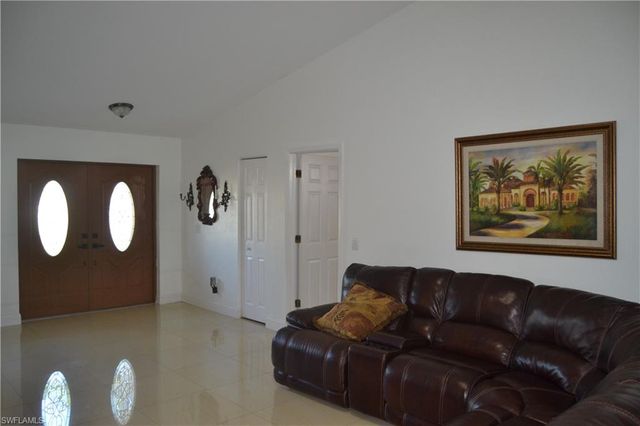 622 SE 10th AVE, Cape Coral, FL 33990