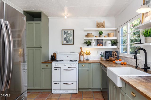 494 Alberta Street, Altadena, CA 91001