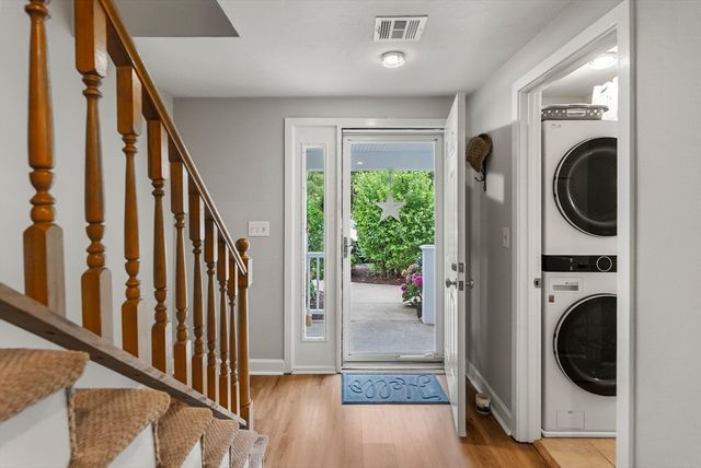 18 Westcliff Dr 18, Plymouth, MA 02360