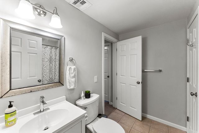 18 Westcliff Dr 18, Plymouth, MA 02360