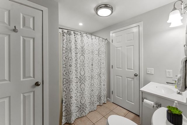 18 Westcliff Dr 18, Plymouth, MA 02360