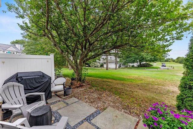 18 Westcliff Dr 18, Plymouth, MA 02360