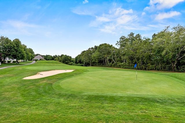 18 Westcliff Dr 18, Plymouth, MA 02360