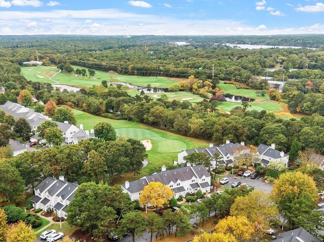 18 Westcliff Dr 18, Plymouth, MA 02360