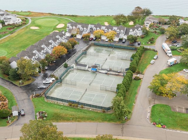 18 Westcliff Dr 18, Plymouth, MA 02360