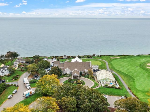 18 Westcliff Dr 18, Plymouth, MA 02360