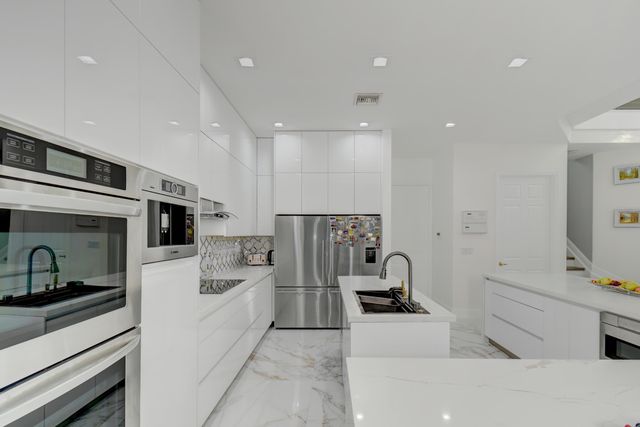 11910 Osprey Point Circle, Wellington, FL 33449