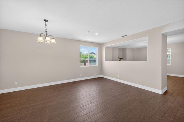 7701 Tamarindo Bay Dr, Sacramento, CA 95828