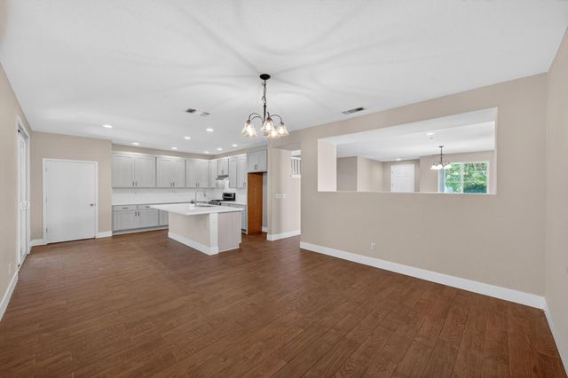 7701 Tamarindo Bay Dr, Sacramento, CA 95828