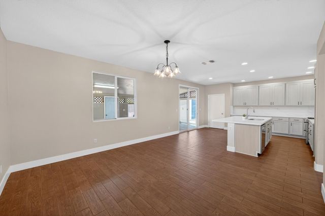 7701 Tamarindo Bay Dr, Sacramento, CA 95828