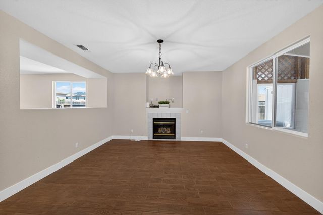 7701 Tamarindo Bay Dr, Sacramento, CA 95828
